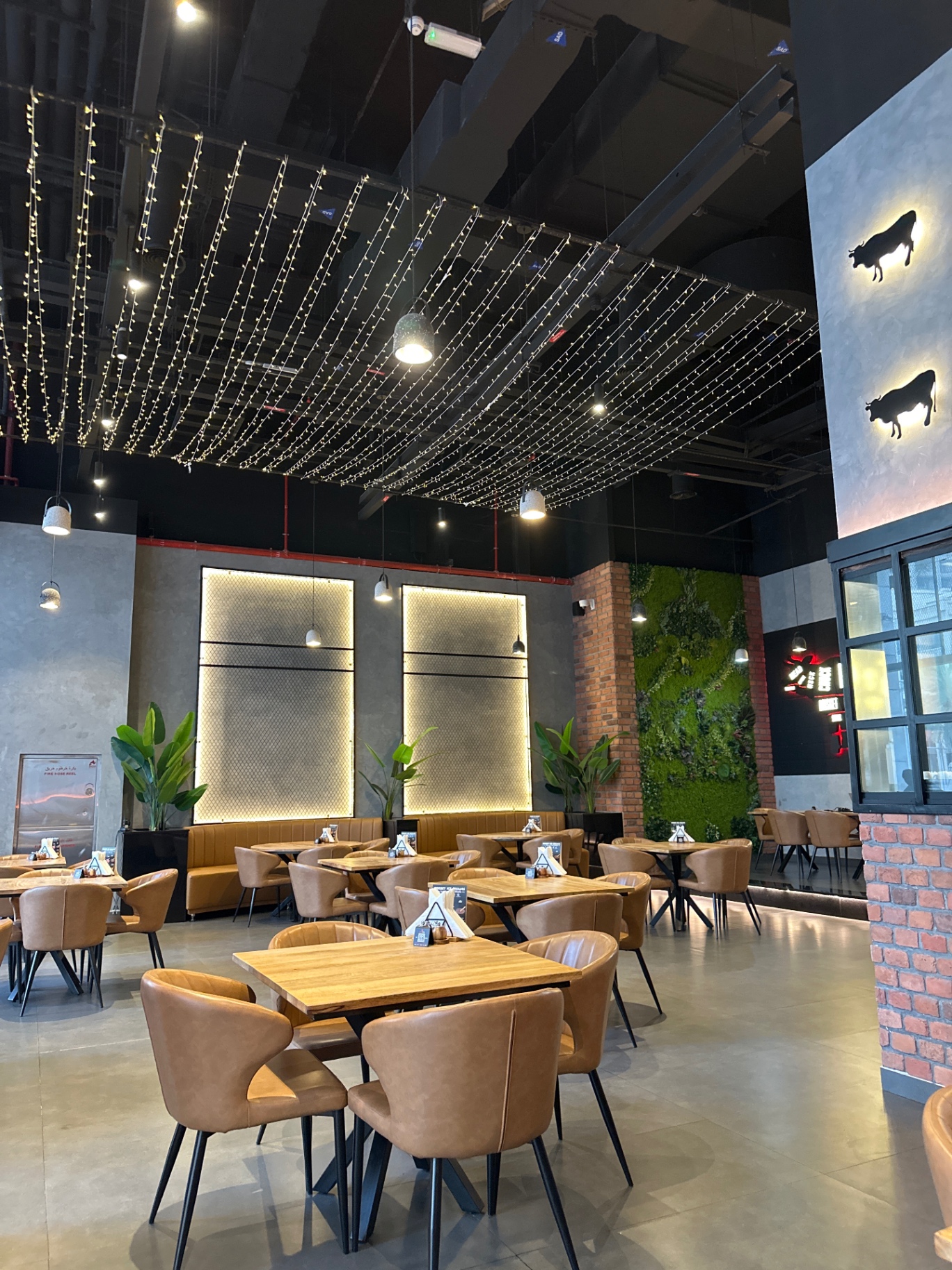 Meat Max dining room